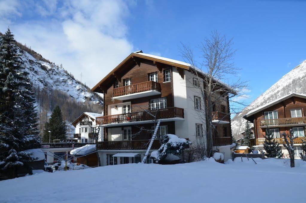 Apartament Haus Alpenperle Saas-Almagell Zewnętrze zdjęcie