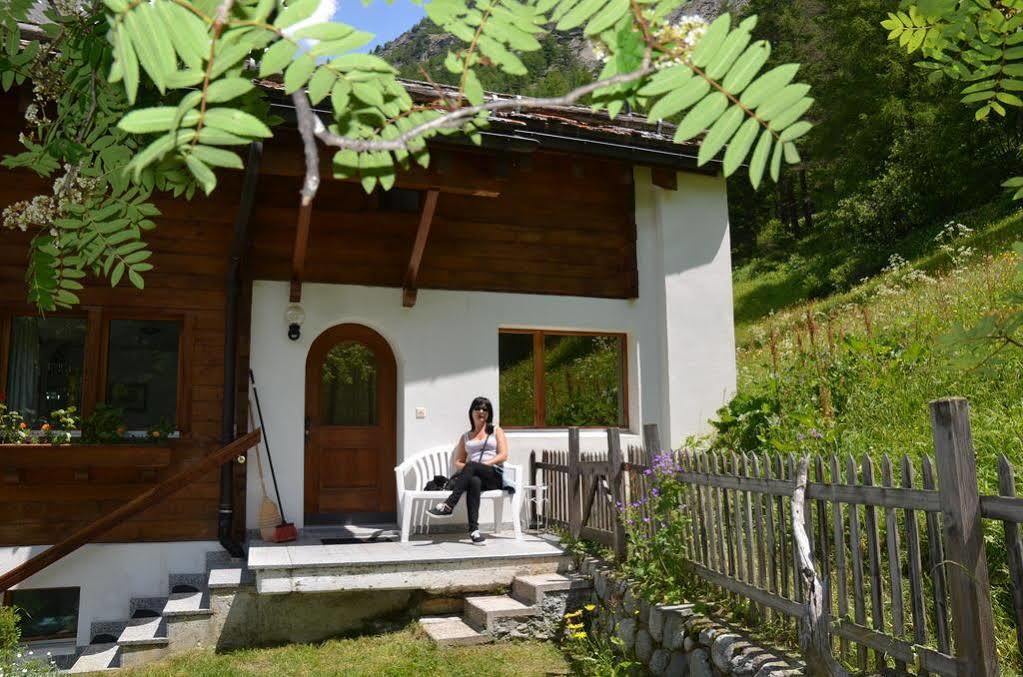 Apartament Haus Alpenperle Saas-Almagell Zewnętrze zdjęcie