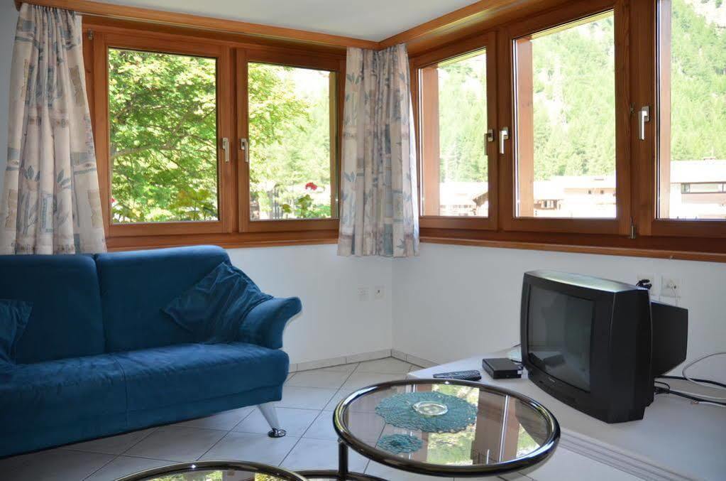 Apartament Haus Alpenperle Saas-Almagell Zewnętrze zdjęcie